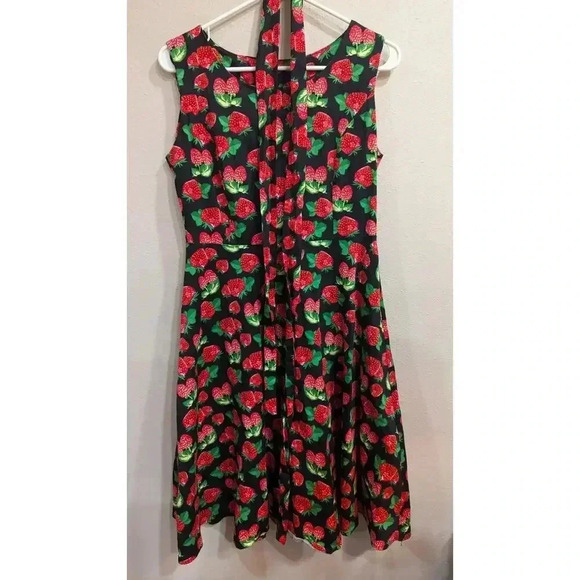 Handmade Women's swing sleeveless strawberry dress size M/L - Picture 1 of 4